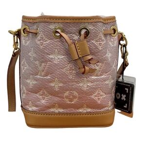 Louis Vuitton Pink Monoglam Neo Noe
Nano Limited Edition Bucket Bag
